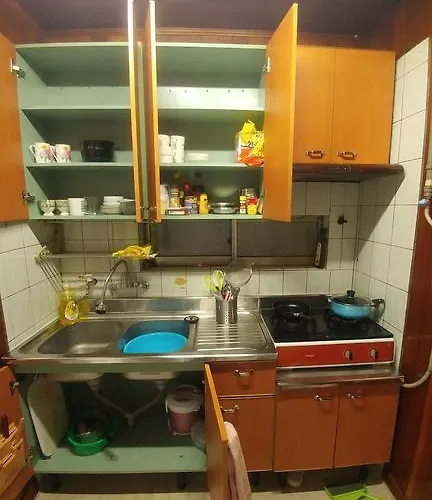 Exclusive Use Whole House For Apartment *