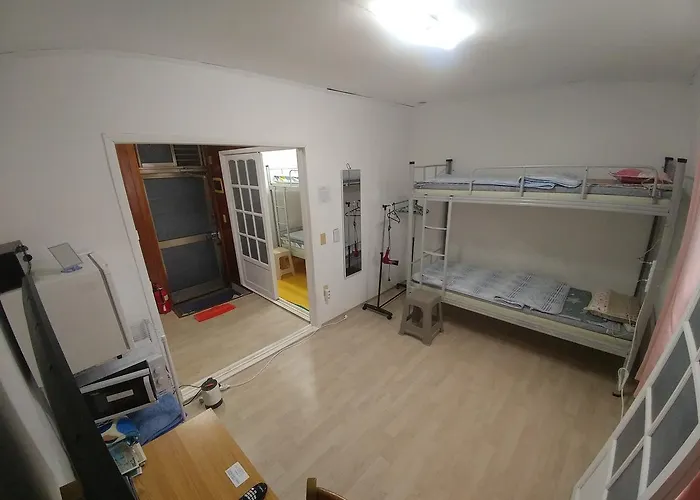 Exclusive Use Whole House For Apartment *